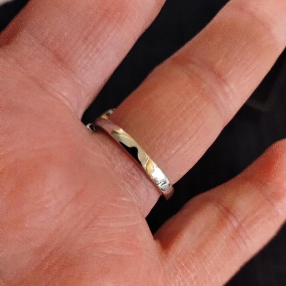 BEAUTIFUL DESIGN  (NIB) SILVER RING WITH RINSTONES - Picture 8 of 8
